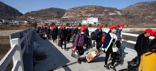 勞務產業撐起致富夢 綠化服務開出增收花——甘肅武山打造農民增收“鐵桿莊稼”